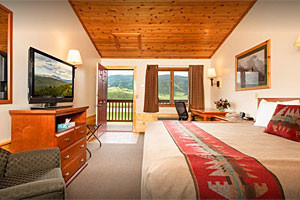 Flat Creek Inn - see elk from your window