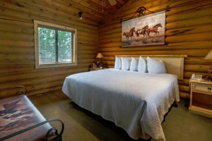 Flying Saddle Resort | Cabins & Hotel Rooms