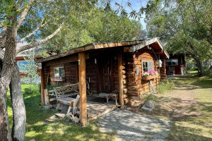 Anne Kent Cabins - Looking at the Tetons