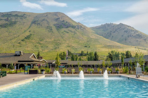 The Virginian Lodge | Motel & Hotel rooms