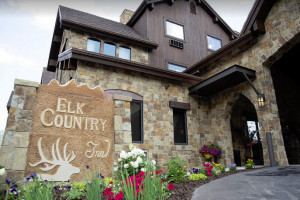Elk Country Inn