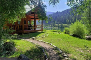 Budges' Slide Lake Rental Homes - on the lake