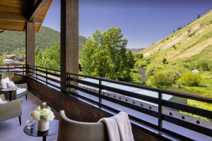 Rusty Parrot Lodge | Incomparable Luxury