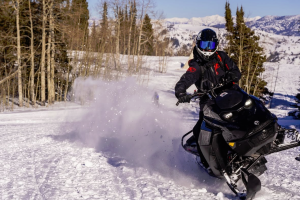 Togwotee Guided Snowmobile Trips - Off Grid Tours