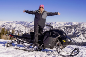 Off Grid Experiences - Snowmobile Tours & Rentals